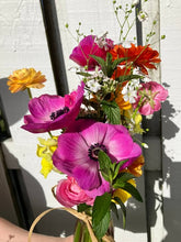 Load image into Gallery viewer, Premium Spring Mini-Bouquet
