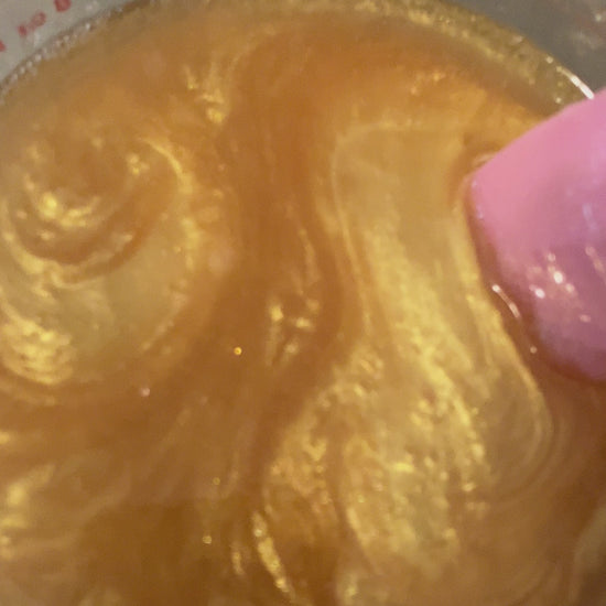 Zoomed in view of the gold melt and pour...its so satisfying to see the fluidity of the color...it looks the way silk feels.